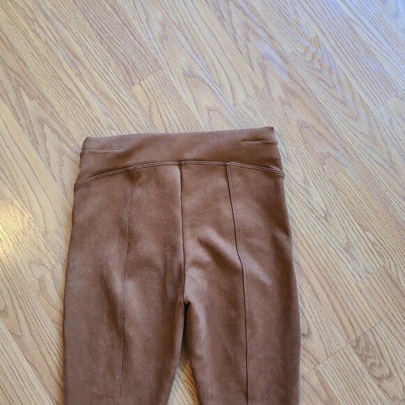 SPANX MID RISE FAUX SUEDE LEGGINGS STRETCH FITTED SEAMED RICH CARAMEL sz S - Picture 5 of 6